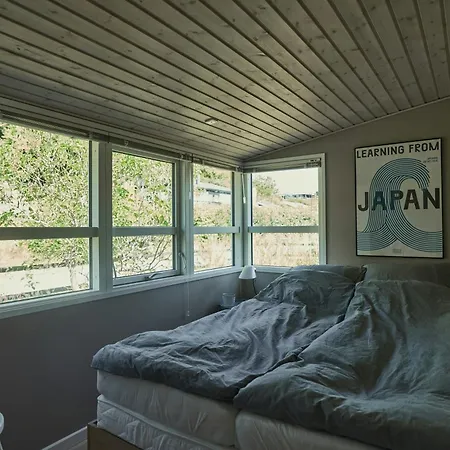 Hébergement de vacances On Natural Grounds With Sea Views *